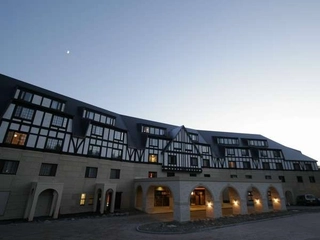 ■外観■夕暮れも素敵な雰囲気。