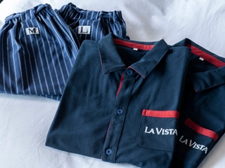 【客室】館内着はSS~3Lまでご用意。館内いずれの施設もご利用いただけます。