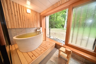 地下1階貸切風呂【陶器風呂 星の湯】