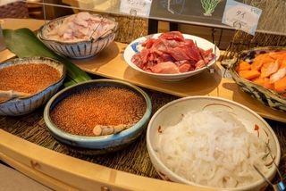 【朝食】朝から贅沢に、海鮮バイキングをお愉しみください。