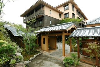 【外観】お宿木の葉入口( Entrance of Hotel Konoha)