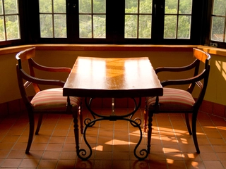 【施設】ヨーロピアン館の共有スペースからは那須五峰の山脈や高原の大自然が見渡せます