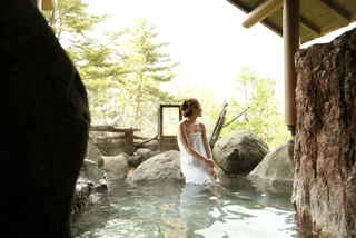 【貸切】岩室( Private open air-bath )