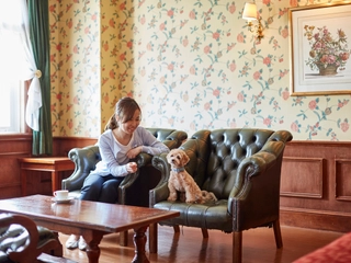 【ペットとお泊りルーム】…ワンちゃんネコちゃんとご宿泊頂けます(小型犬から大型犬まで受け入れ可能)