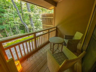 【離れ】塩の湯渓谷の自然のマイナスイオンを全身に感じる「自然と一体になる」時間をお過ごしください