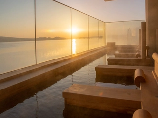 【大湯処】朝日を眺めながらの湯浴みは何にも代えがたい贅沢♪