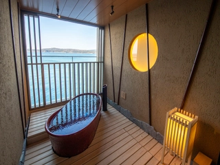 【貸切露天風呂】土乃音 保温効果の高い陶器製の露天風呂。女性に人気です♪(イメージ)