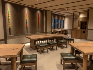 【地下1階/湯上り処 然-ぜん-】湯上りの待ち合わせや癒しの場に。夜は夜鳴きそばもご用意しております。