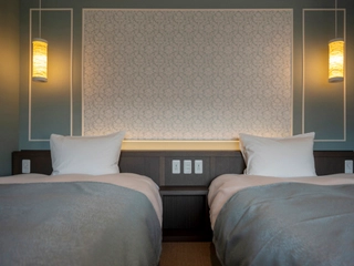 【フォース】ベッドサイズ:120㎝×200㎝ 2台、100㎝×200㎝ 2台/最大4名様までご宿泊いただけます。