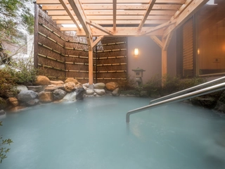 離れ【祥雲】~当館で1室限定の露天風呂付き客室【祥雲】 24時間ご入浴可能です。