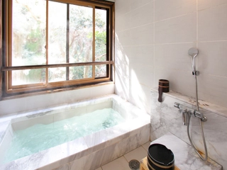 【貸切風呂】 白絹の湯