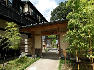 【旅籠 八幡野】入口 八幡野門