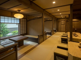 【1階/待合処】思い思いの「ゆらく」に心が弾む瞬間が。