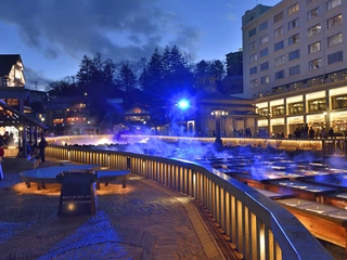【観光】ライトアップが見所､写真撮影もオススメ／Lighting up of Yubatake at night