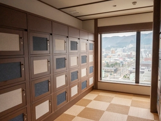 【大浴場/男性脱衣所】全て鍵付きでご用意。