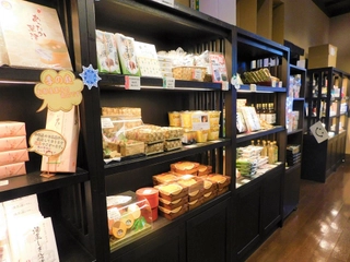 【売店】様々な商品を揃えております(There are many products)