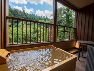 【フォース】客室風呂は露天風呂タイプ