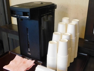 【サービス】旭月ではお茶をご用意(There is tea in the lounge)