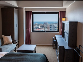 【ツイン】クラシックな家具×モダンな空間を心ゆくまでお愉しみください。