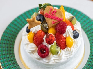 【別注】フルーツ盛り生クリームケーキ（fresh cream and fruit cake）
