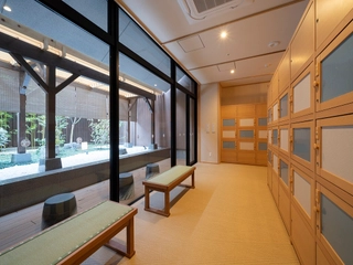 【天然温泉大浴場「水明の湯」(男性)脱衣所】