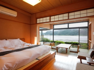 1階和洋室ダブル【川側/49㎡】