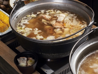 【朝食/汁物】北海道名物「三平汁」は是非ご賞味あれ。北海道の趣をご堪能頂けます。