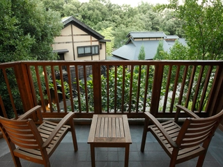 「別邸 山の音」テラスから見渡せる景色