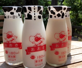 【無料サービス】「漱石庵」にて湯上がりの冷た～いお飲み物、牛乳または乳酸菌飲料をご用意