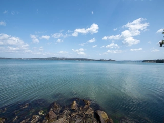 【眺望】七尾湾に面した、オーシャンフロントのテラスで潮風を感じて非日常の空間へ