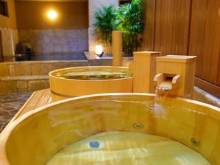 【大浴場】露天風呂(樽風呂)