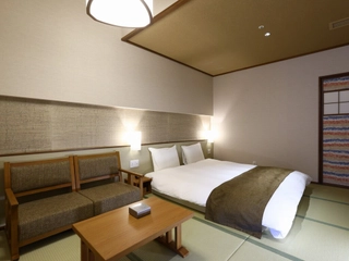 【檜内風呂付】ダブル30平米/クイーンベット