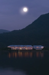 【外観 対岸より】