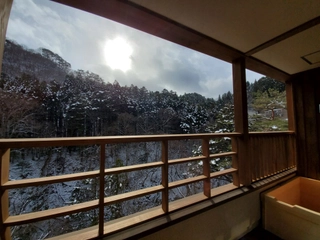 〈冬〉雪化粧した塩原渓谷