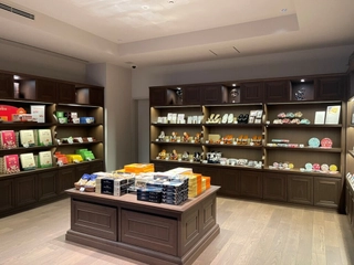 【1階/売店 Hasta la Vista】函館・北海道ならではのお土産をご用意。