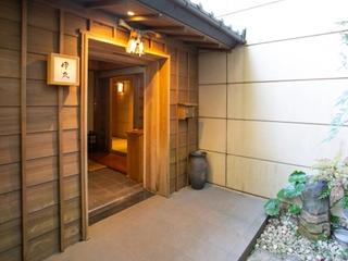 【特別室専用玄関】