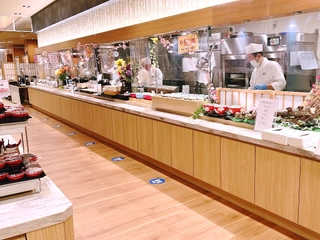 お食事処 バイキングレストラン 遊楽