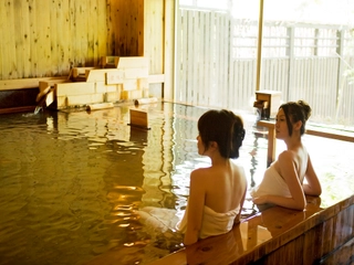【大浴場内湯】心ゆくまでと源泉かけ流しの湯をお愉しみ下さい。