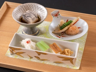 【夕食】一例:前菜 ※季節により変更になる場合がございます。