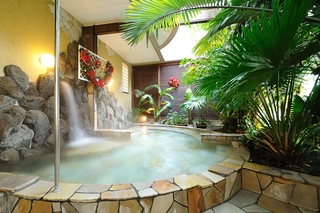 四季の湯露天風呂