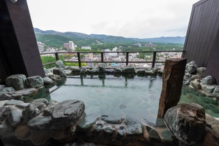 【眺望浴場】目前に広がる雄大な景色をお愉しみいただけます。