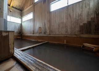 内湯はあつめとぬるめの2種類をご用意