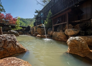 【杣人の湯】(きこりのゆ)夏の大露天風呂