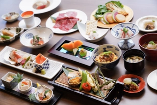 【夕食】季節に合わせた北海道産食材をふんだんに使用し、贅沢なひとときを味わえる和食会席(イメージ)