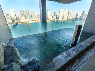 【最上階 眺望大浴場】-女湯- 露天風呂 《ベイサイド-晴海方面》