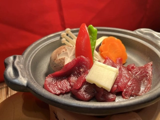 一品料理「伊豆鹿陶板焼き」2,700円