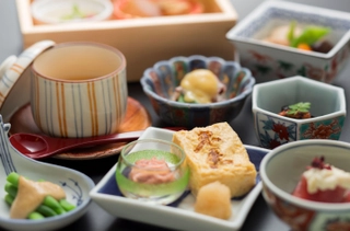 朝食：月替わりの七菜