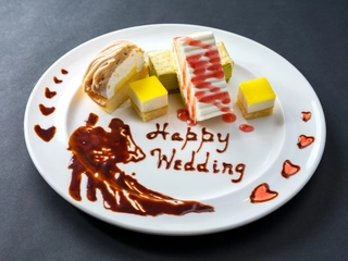 【サービス】プレートにご希望のメッセージを添えて♪※事前予約要、内容お任せ