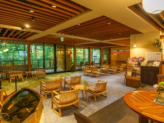 【ロビー】静かな雰囲気の中で寛ぎのひとときをお過ごしください。