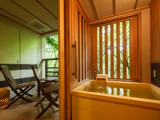 【檜温泉露天風呂付き洋室ツイン】待望の温泉露天風呂付き客室。宮ノ下温泉を愉しめる。